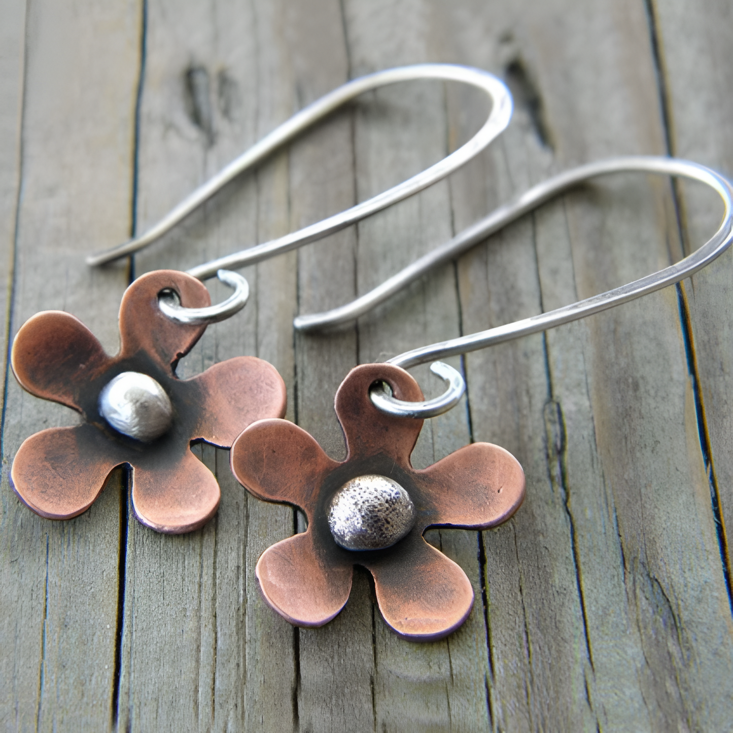 Pendientes vintage de florecitas en marrón