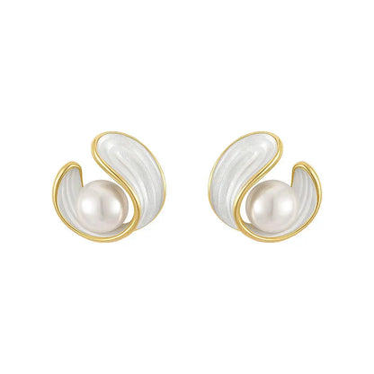 Aretes de ópalo blanco de lujo con perlas en oro