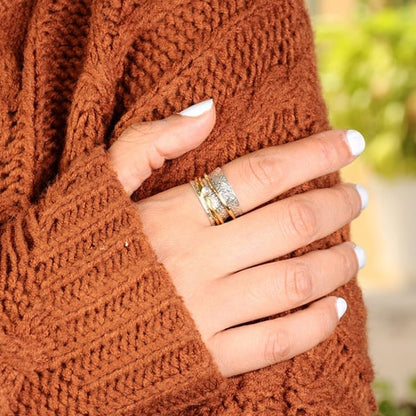Anillo de meditación de piedra de luna