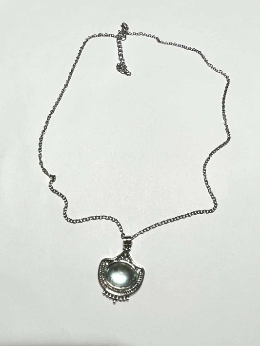 Collar de piedra verde vintage