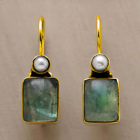 Pendientes de perla con incrustaciones de piedra verde vintage
