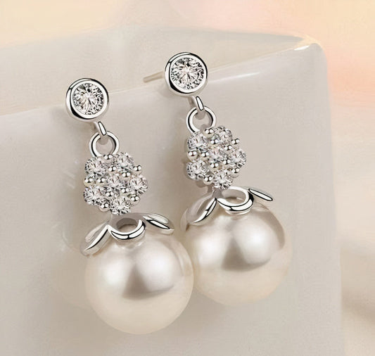 Pendientes colgantes de perla blanca