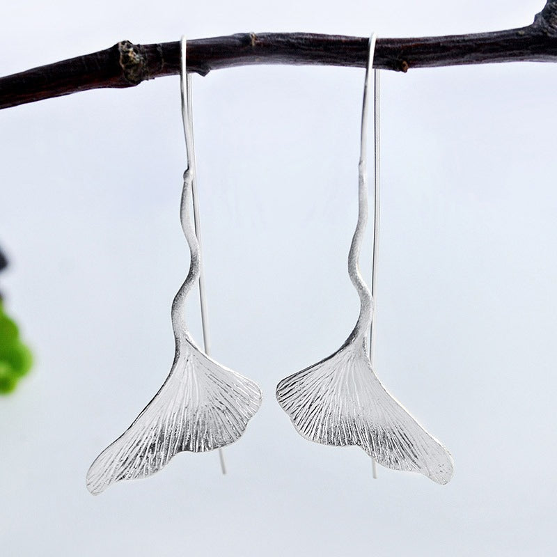 Pendientes de pétalos dorados vintage chapados