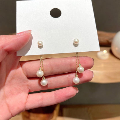 Elegantes pendientes pequeños de perlas colgantes