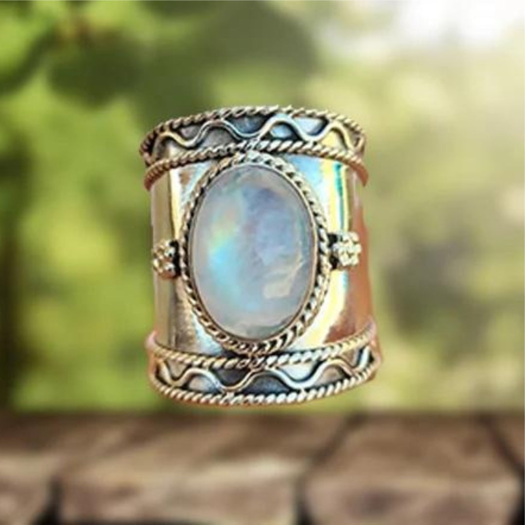 Anillo de banda ancha con piedra lunar bohemia