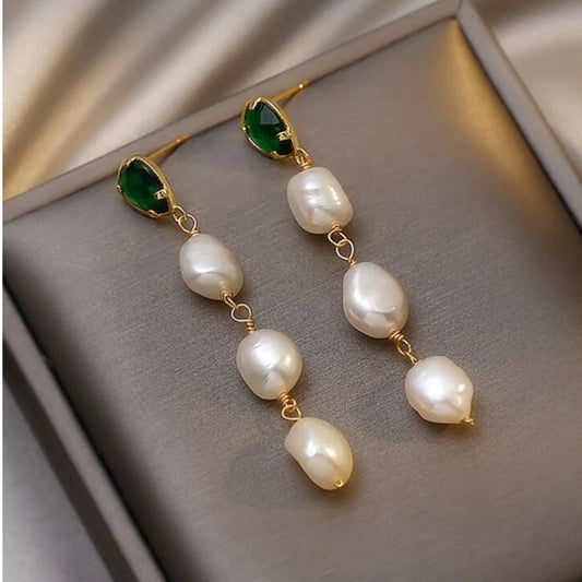 Pendientes de perla con esmeralda en oro