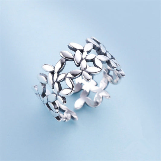 Anillo ajustable con hoja de plata