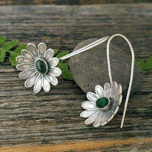 Pendientes de flor con piedra verde vintage