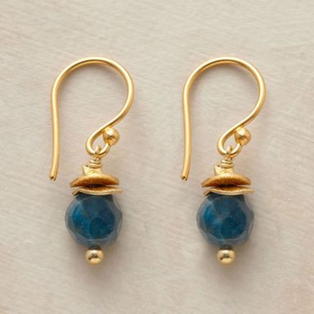 Pendientes dorados con linterna azul vintage