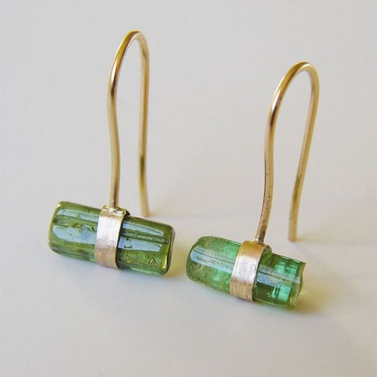 Pendientes de oro con piedra verde vintage
