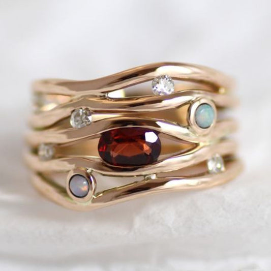 Anillo delgado de zirconia dorado vintage