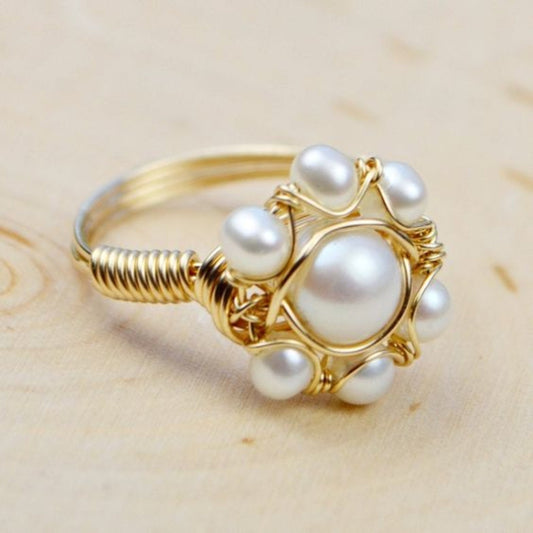 Anillo de Oro con Perlas Encastradas Vintage