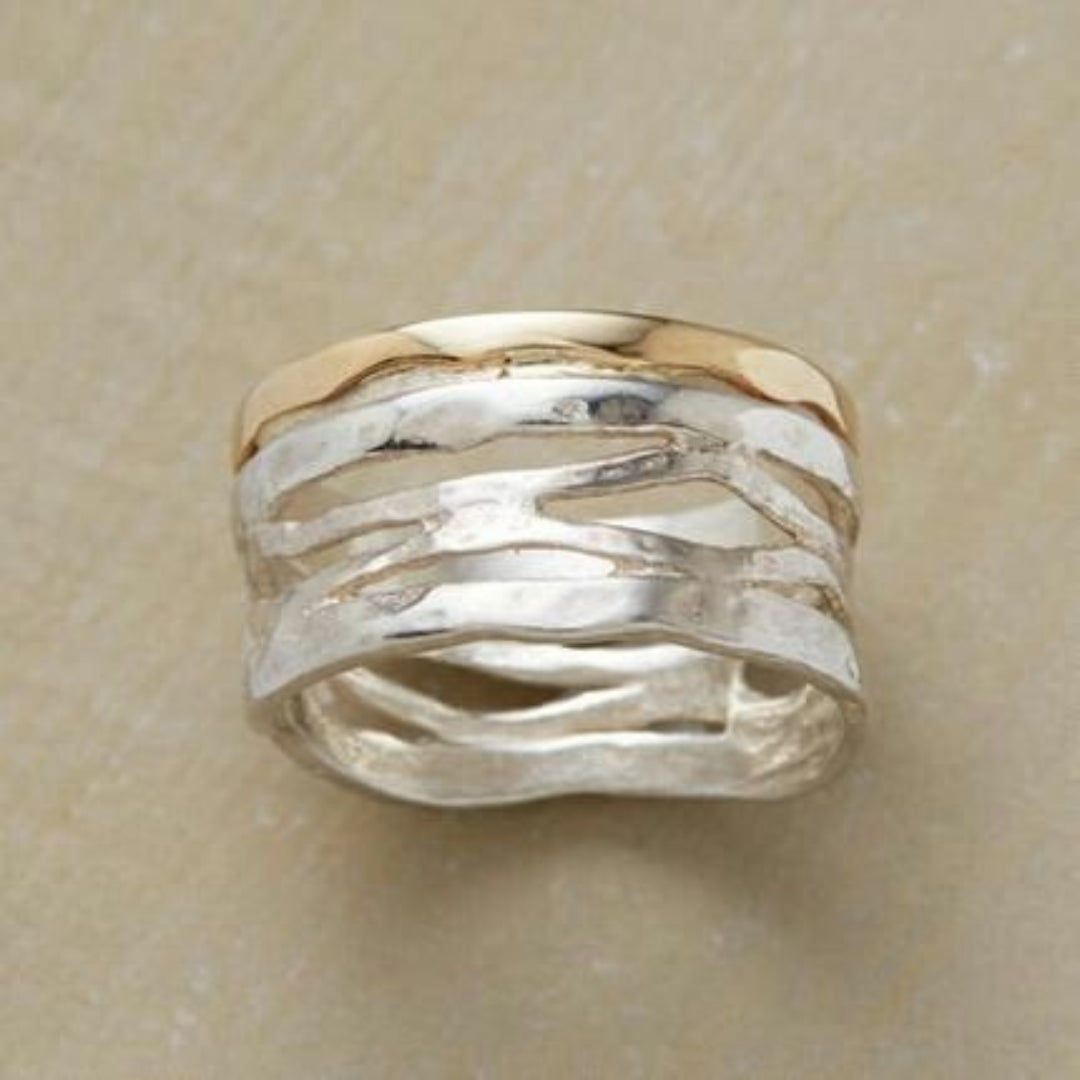 Anillo Hueco Vintage de Oro y Plata