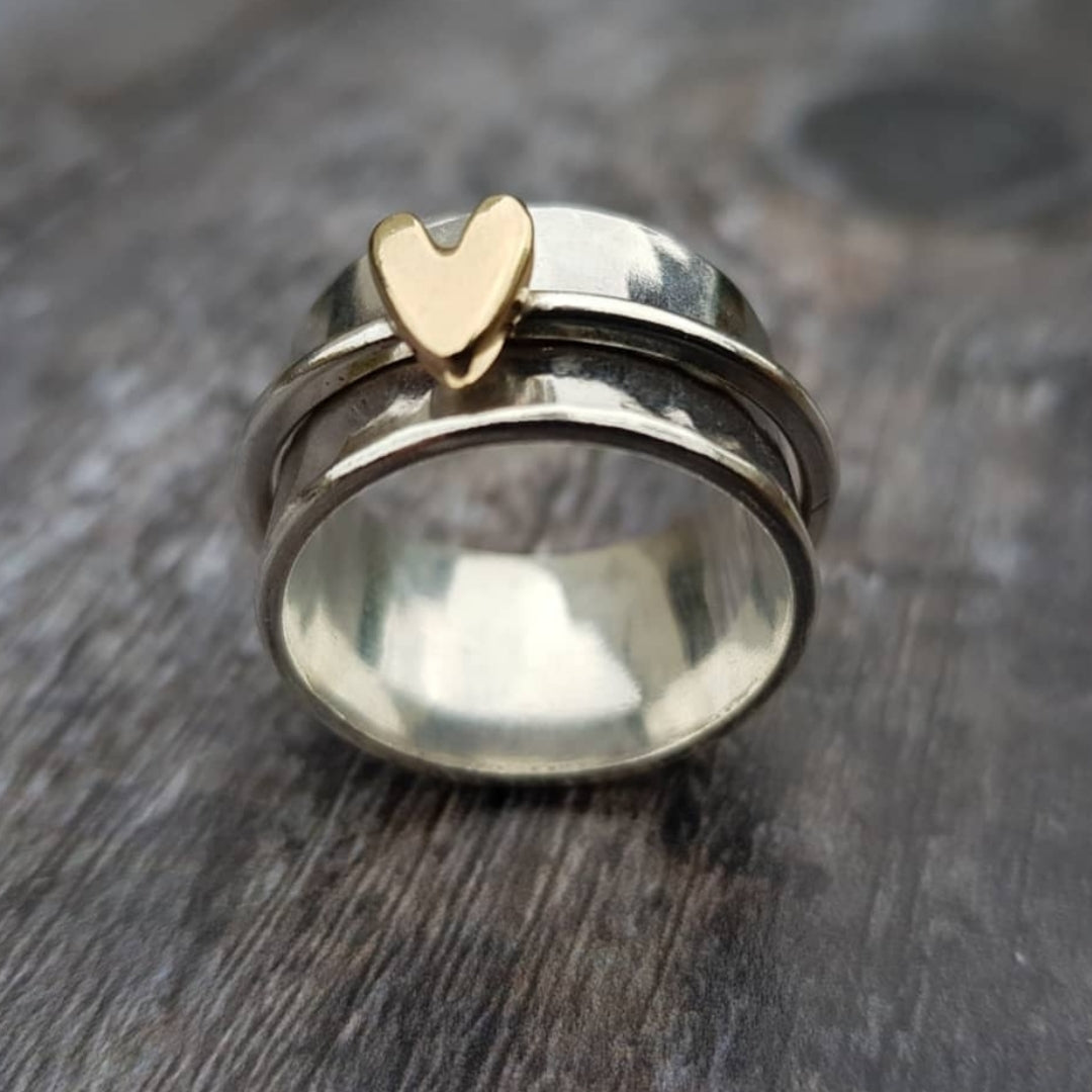Anillo de Plata con Corazón Dorado Vintage
