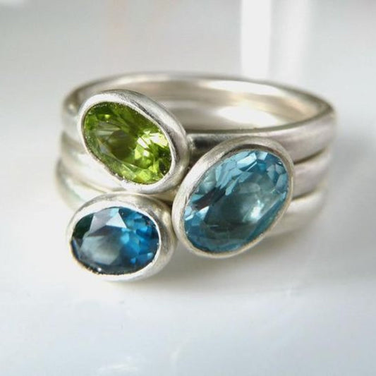 Anillo de Plata Ovalado e Incrustado con Circonias Vintage