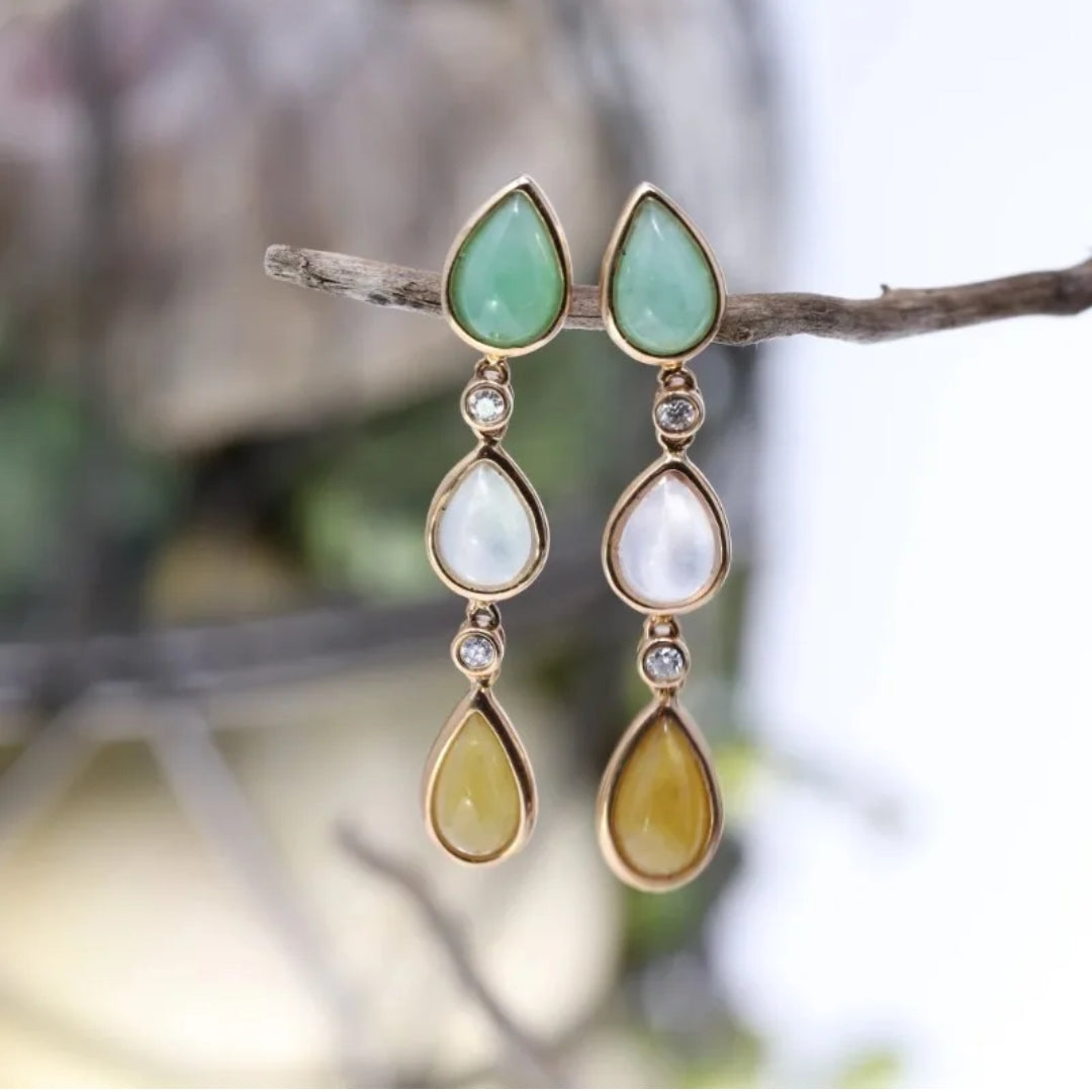 Pendientes vintage con piedras colgantes de la naturaleza
