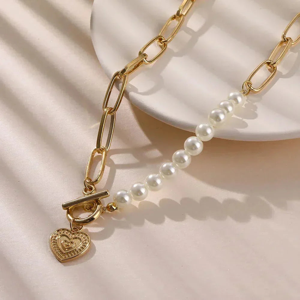 Dije con Cruz de Corazón con Perlas en Oro
