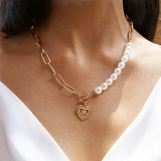 Dije con Cruz de Corazón con Perlas en Oro