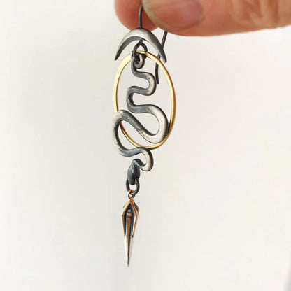 Pendientes Irregulares en Espiral con Forma Geométrica de Serpentina