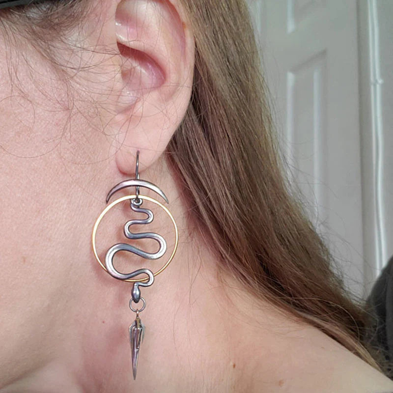 Pendientes Irregulares en Espiral con Forma Geométrica de Serpentina