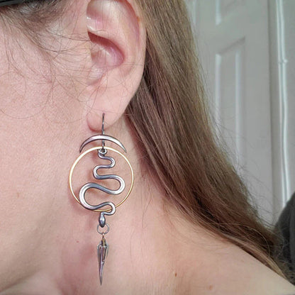 Pendientes Irregulares en Espiral con Forma Geométrica de Serpentina