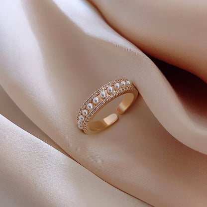 Anillo de lujo en oro y perlas