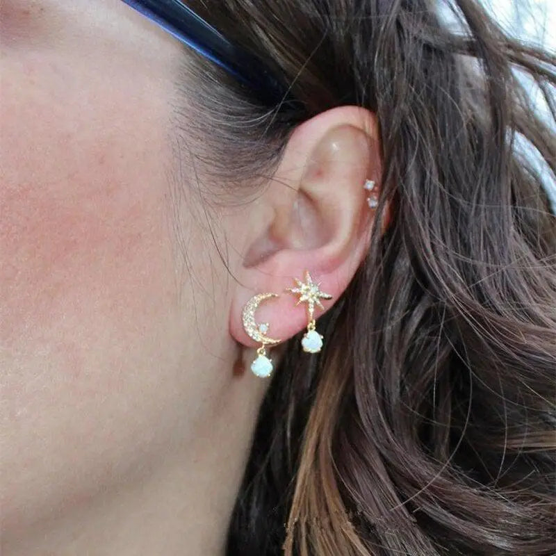 Pendientes de Luna y Estrella de Oro y Ópalo