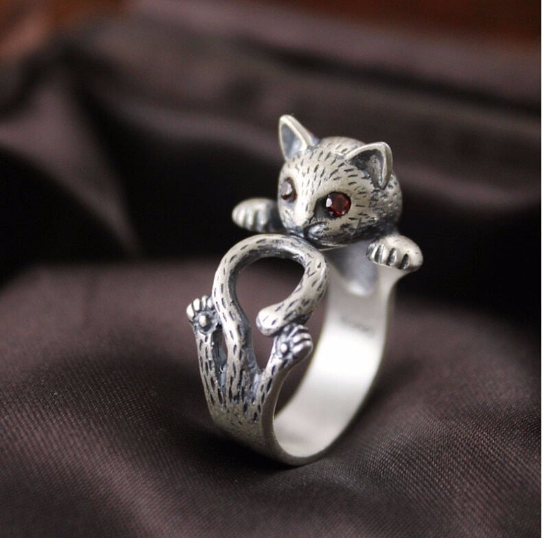 Anillo ajustable pintado a mano con gato en plata de ley 925