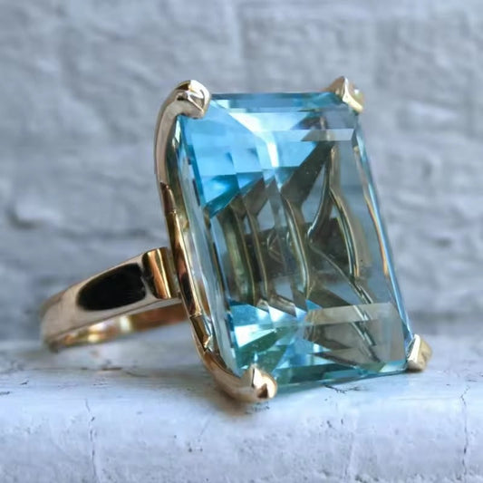 Anillo de oro con vaso de turquesa vintage