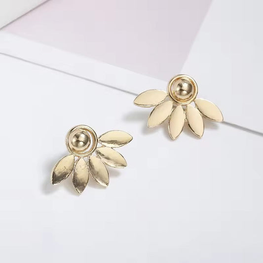 Pendientes de Perla Oscura con Hoja Dorada Vintage