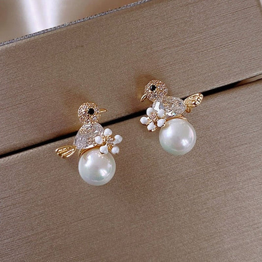 Pendientes de lujo Birdie con zirconia cúbica y nácar enlay
