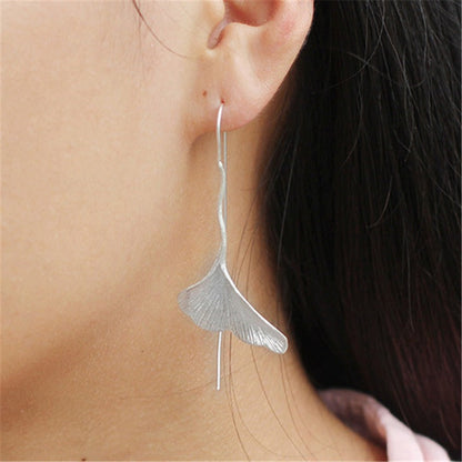 Pendientes de pétalos dorados vintage chapados