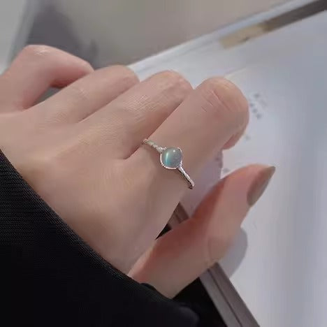 Anillo elegante de perla blanca