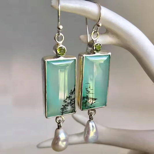 Aretes con perlas incrustadas en cristal verde vintage