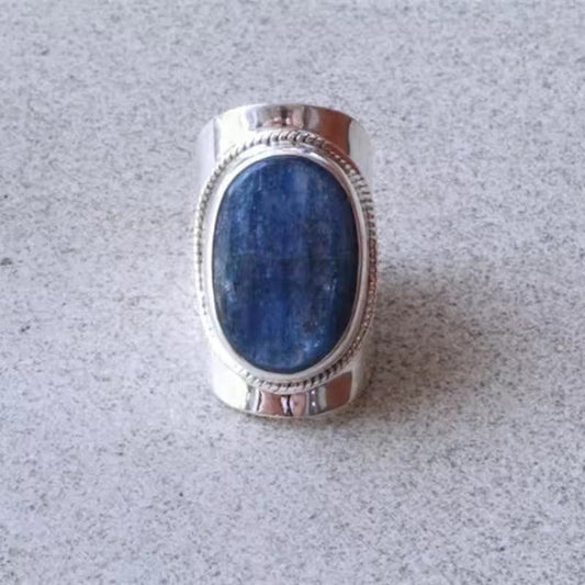 Anillo Vintage de Piedra Incrustada Azul con Oro y Plata