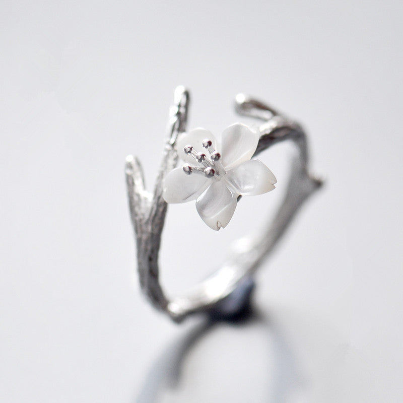 Anillo ajustable Vintage White Blossom