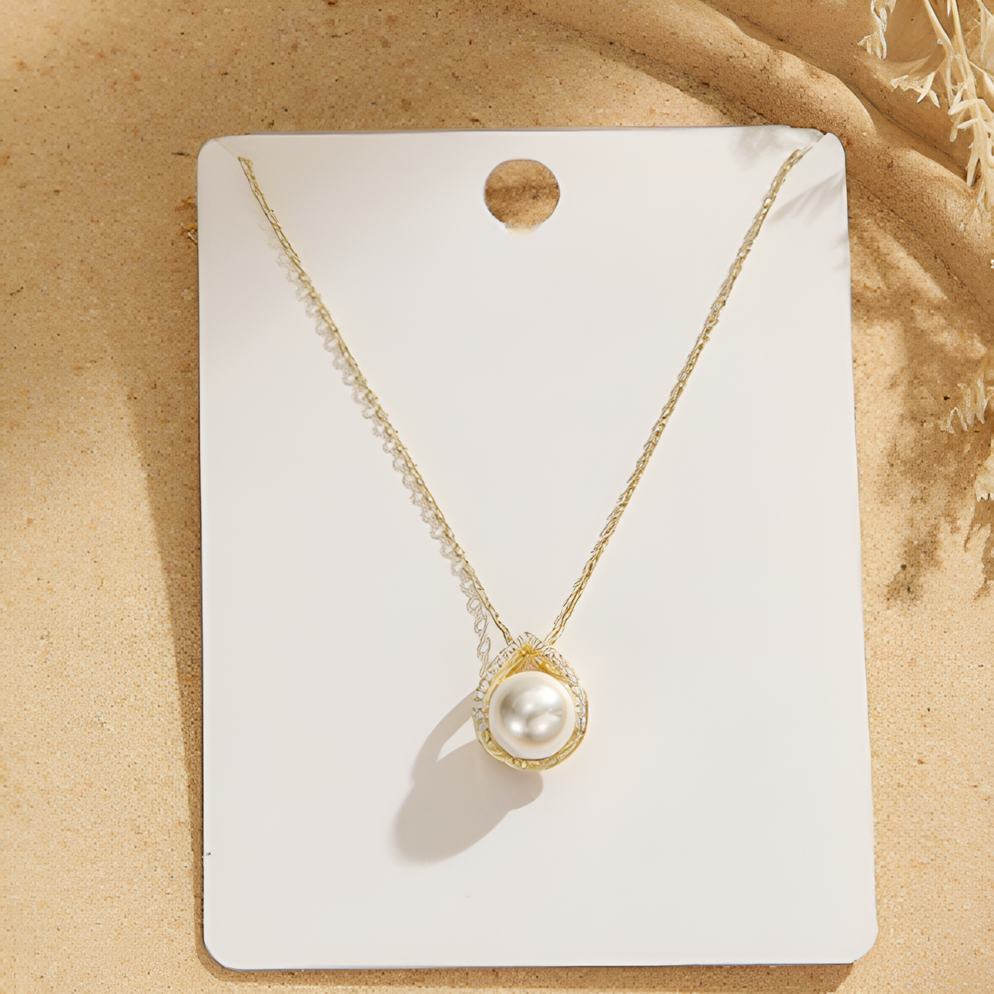 Collar elegante con colgante de perla
