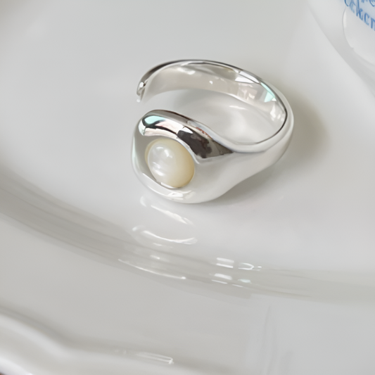 Anillo Vintage de Plata y Perlas con Diseño de Nido