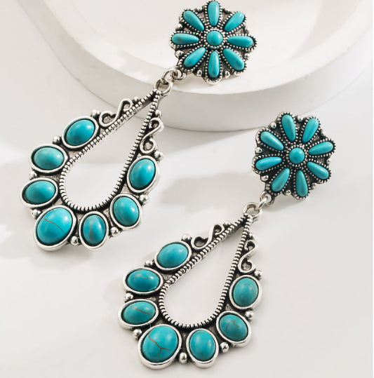 Pendientes vintage con piedras colgantes de turquesa