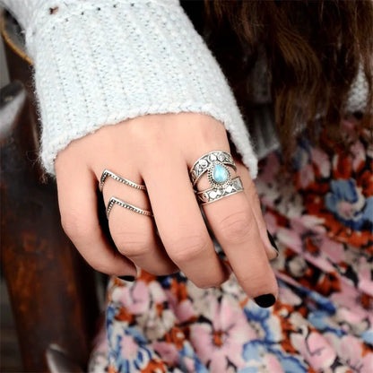 Anillo de aro calado con gota turquesa