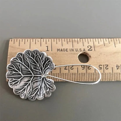 Pendientes de hoja plateados