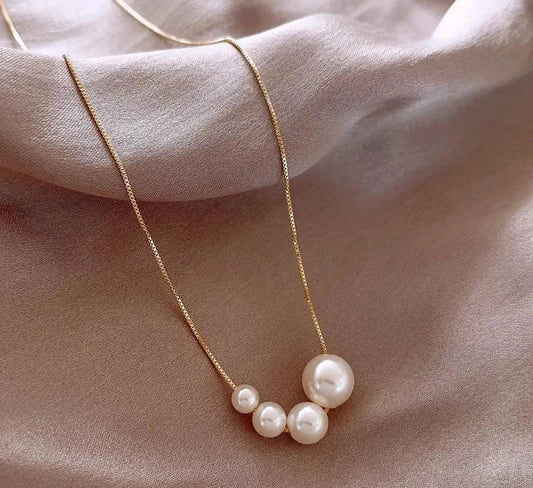 Collar de perlas de agua dulce en oro