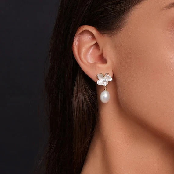 Pendientes de flor morada y perla