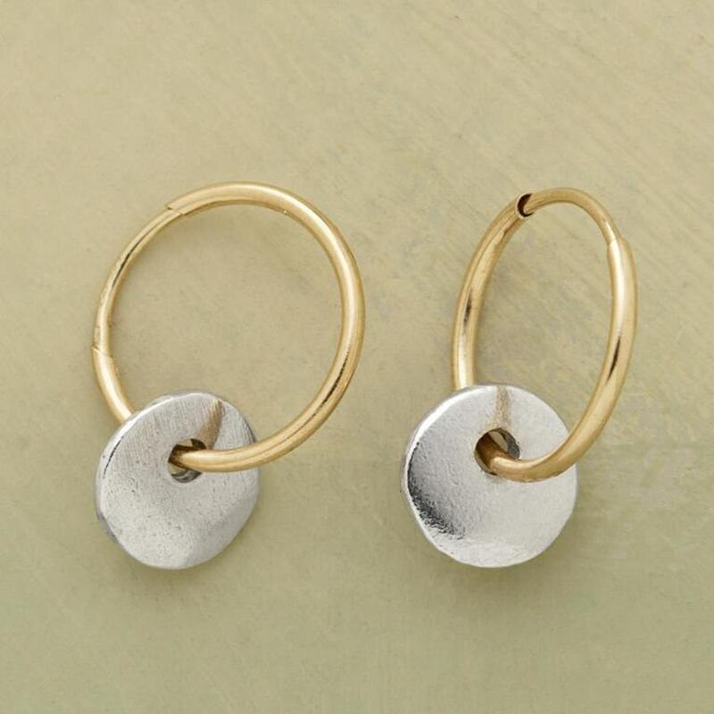 Aretes de aro con chapado en oro y plata