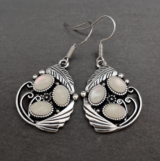 Pendientes de piedras lunares vintage