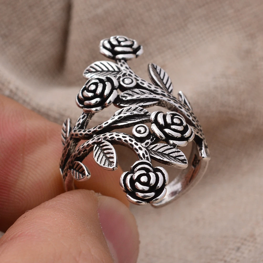 Anillo vintage de plata con rosa