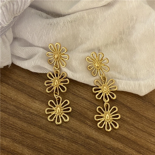 Aretes Vintage de Flor Dorada