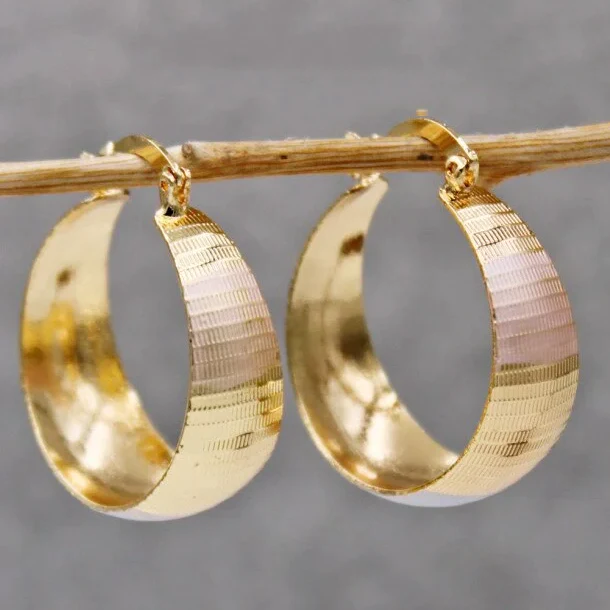 Pendientes vintage dorados redondeados