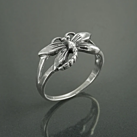 Anillo vintage de plata con temática de la naturaleza