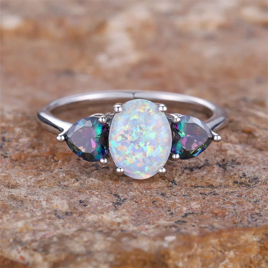 Anillo de ópalo colorido vintage